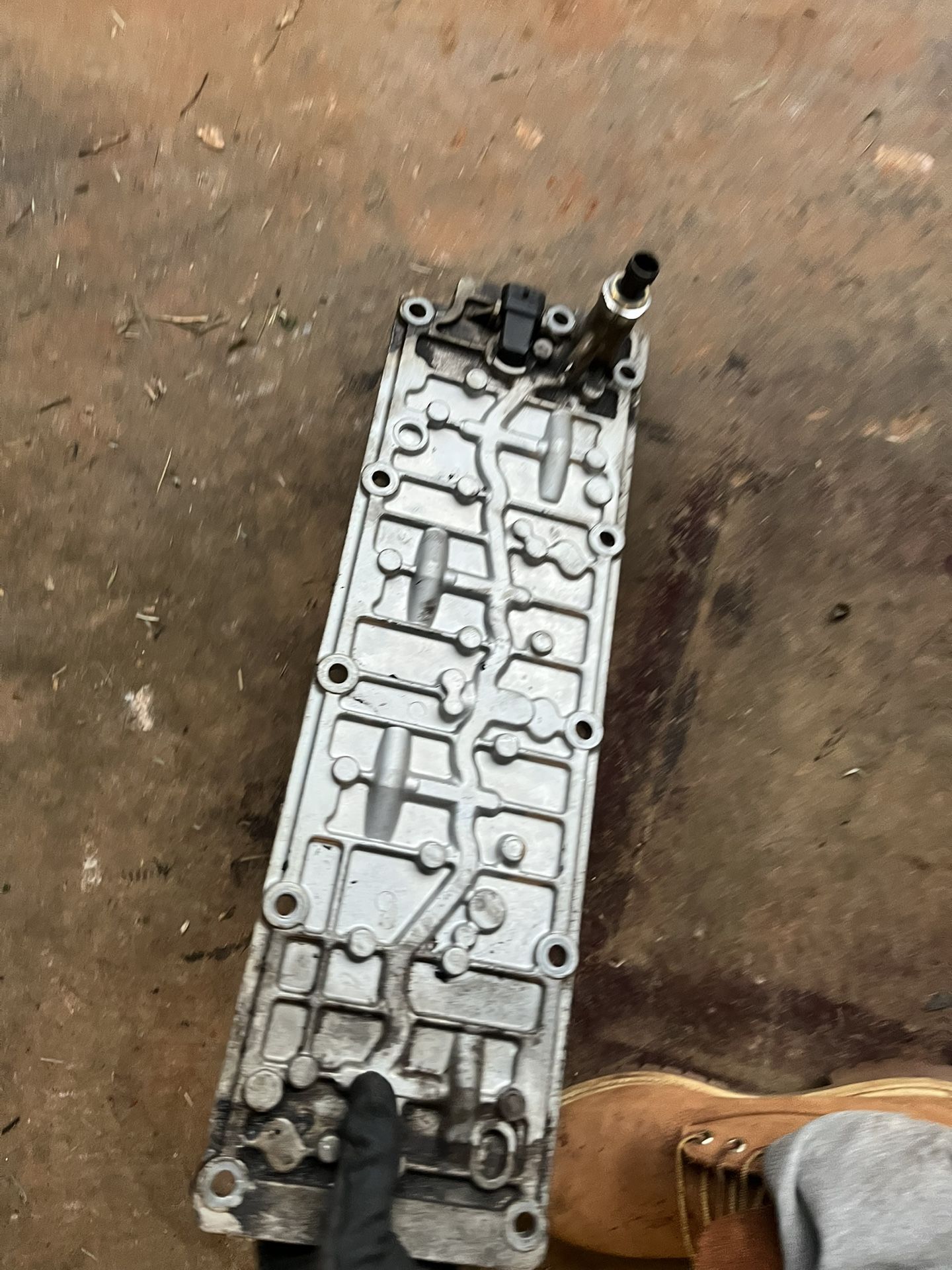 Engine cylinder deactivation solenoid