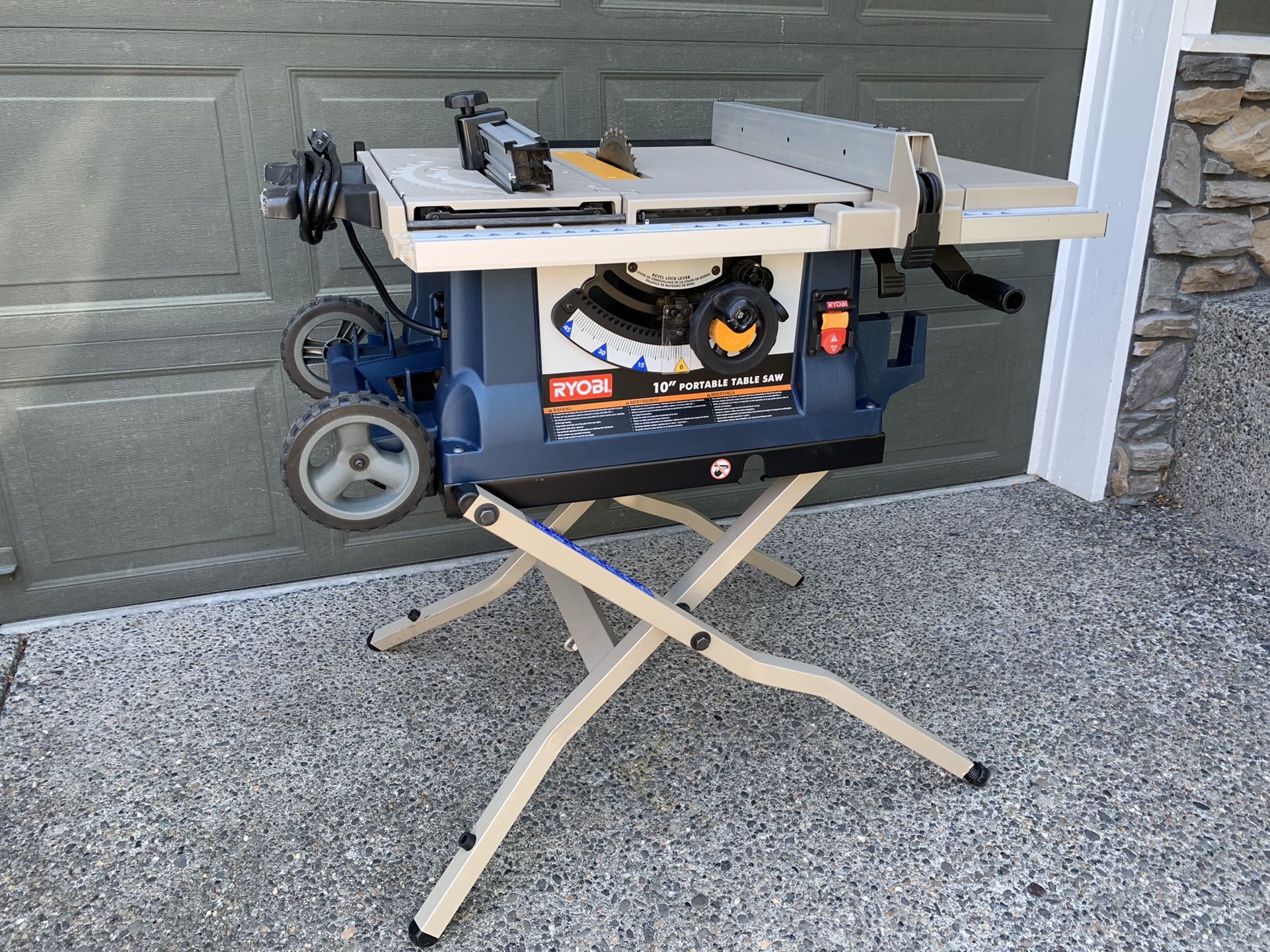 Ryobi 10 in. Portable table saw - Table saws