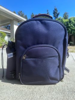 Picnic backpack built in insulated cooler