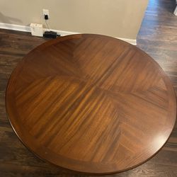 Round Dining Table 