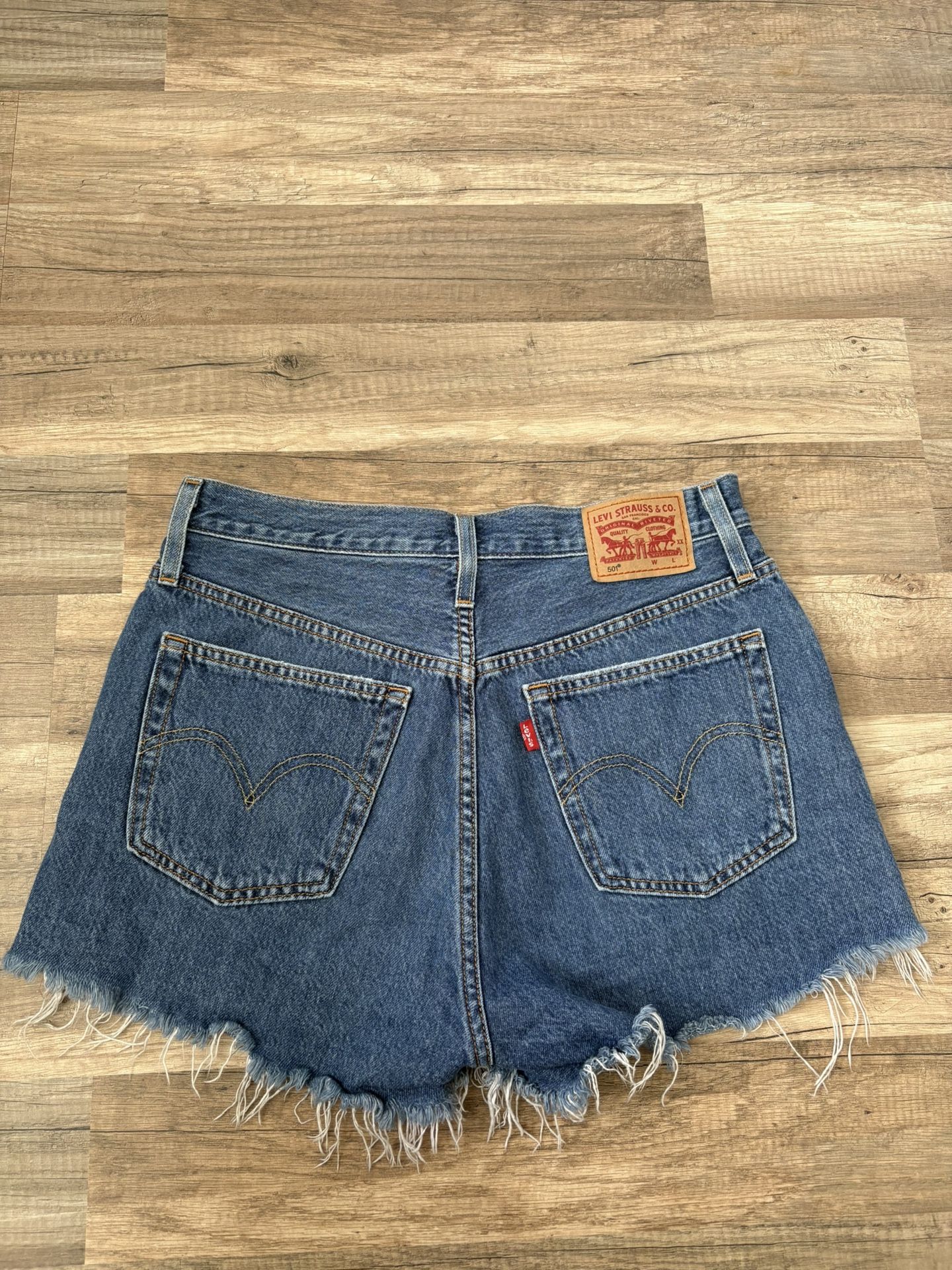 Levi Strauss Shorts 28”