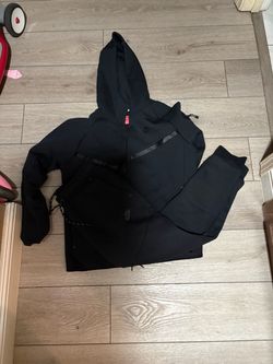 Size medium black Nike tech fleece