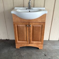 Small Bathroom Sink/vanity