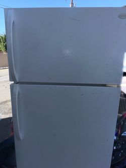 Refrigerator small for apartment or garage