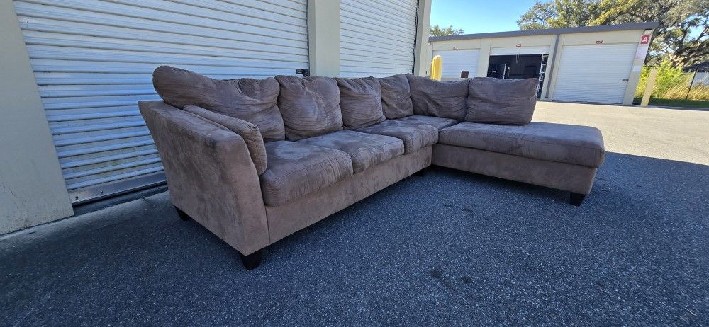 L-sectional sofa (DELIVER OPTION)