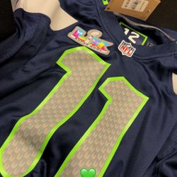 Seahawks Super Bowl Jersey 11  LARGE