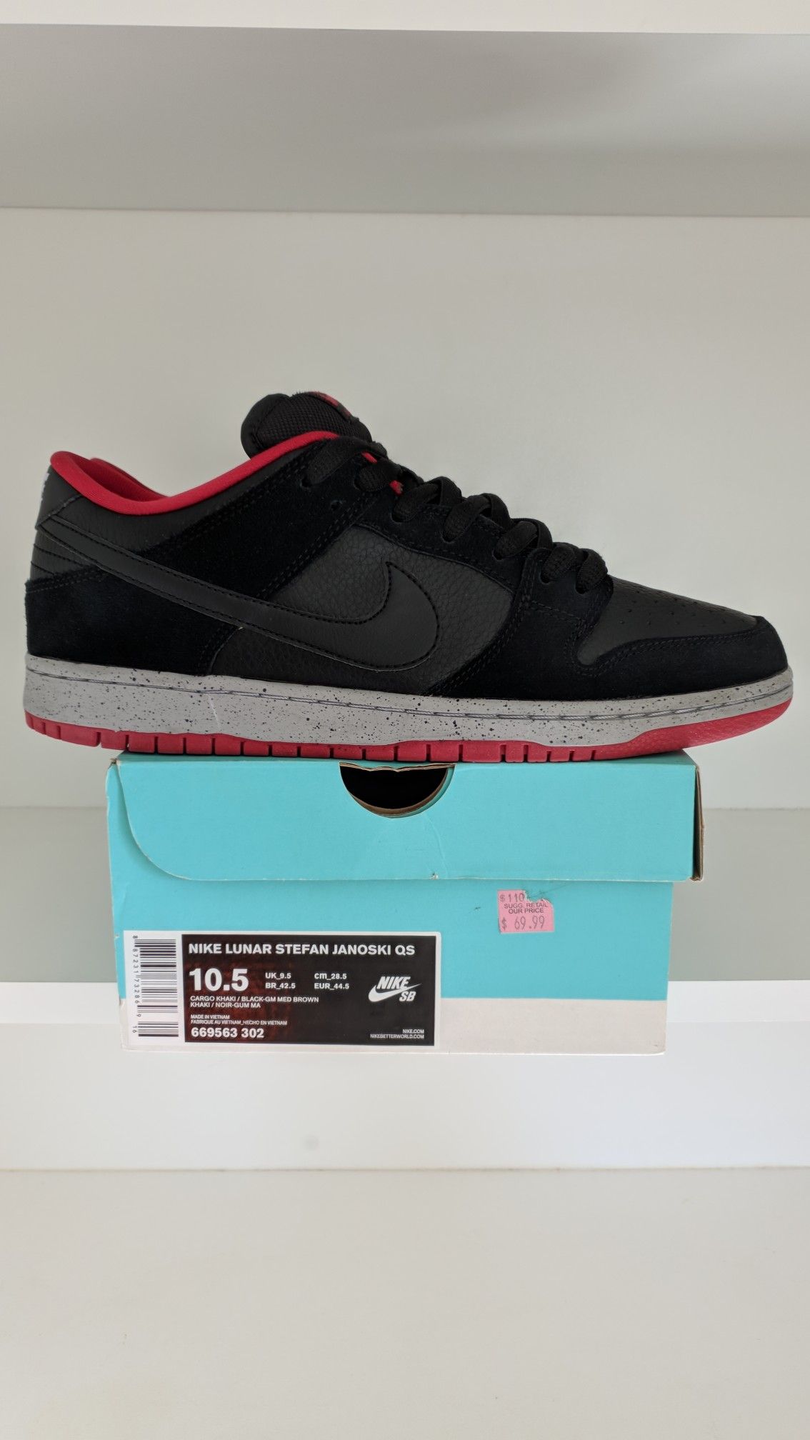Size 10 nike sb dunk pro black cement bred jordan 4