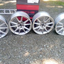 Ford Mustang Stock Aluminum Rims 19x8.5