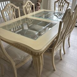 Dining Room Table & Chairs