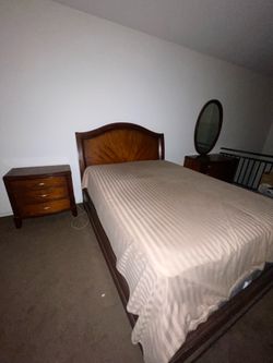Queen Bedroom Set