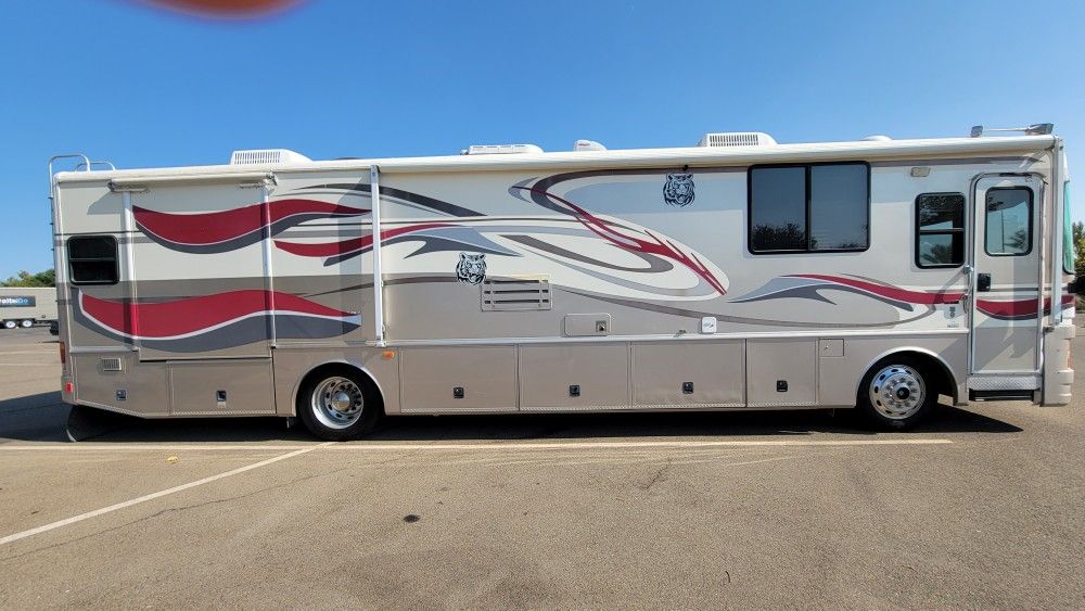 1999 Discovery Motor Home
