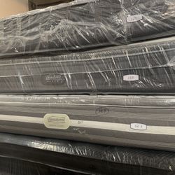 King And Queen Simmons Beautyrest Mattresses