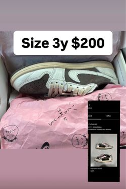 Jordan 1s size 3y Travis Scott 3y