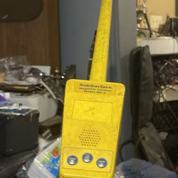 Underground magnetic locator