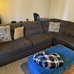 Sectional Couch – Spacious & Comfortable