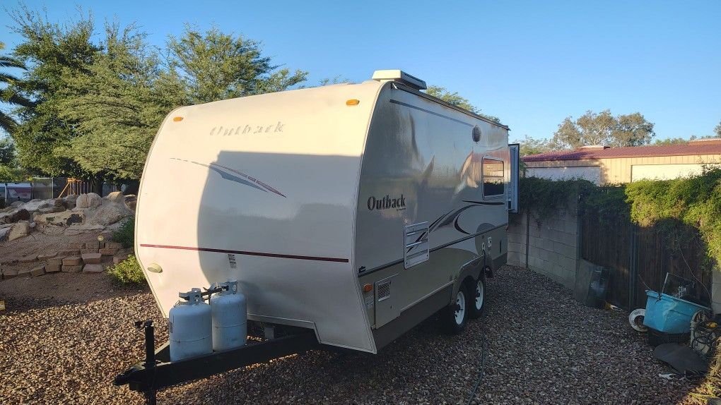 2008 Outback King Size Bedroom Slide Excellent Condition In And Out Ice Cold AC 