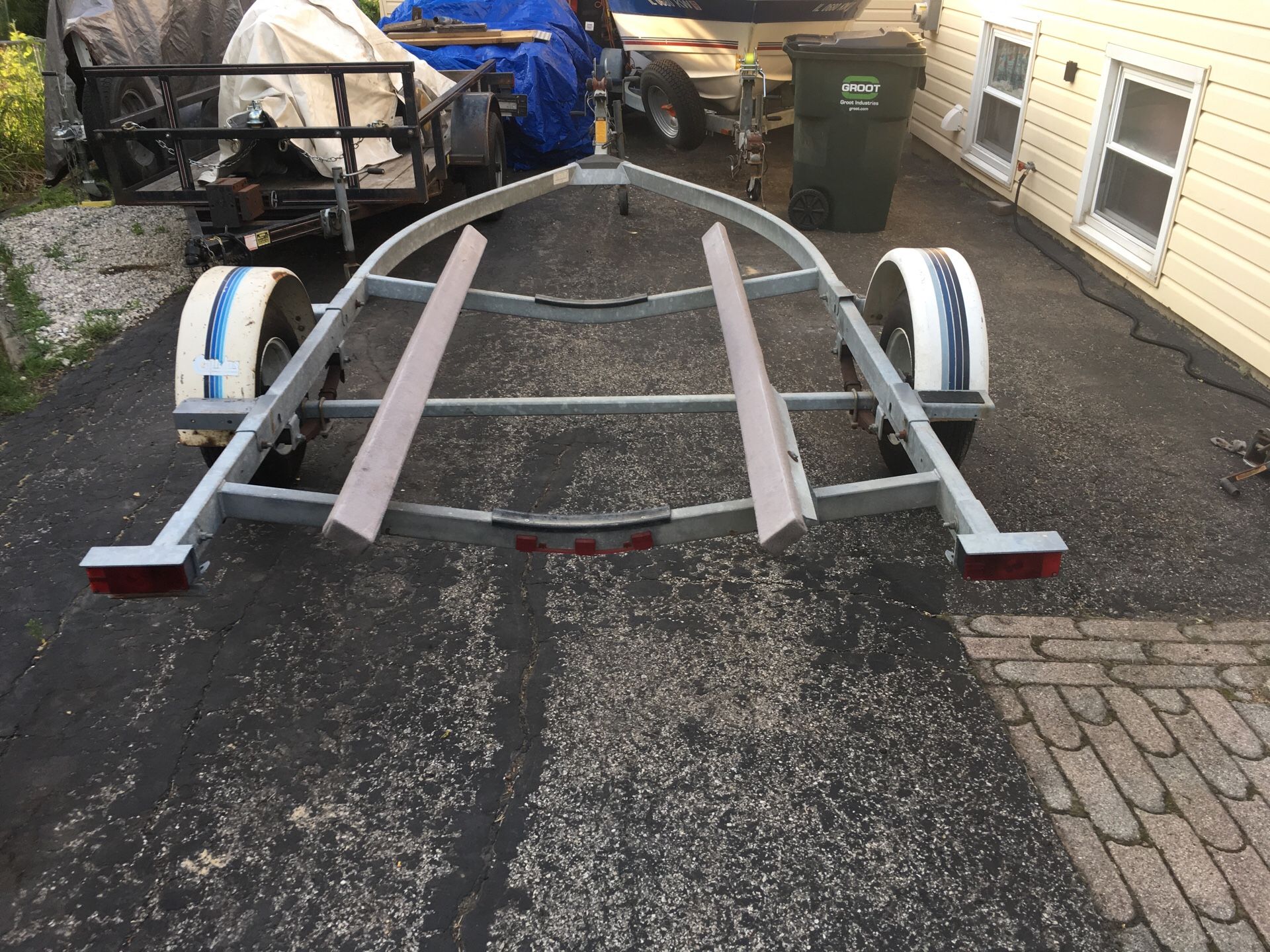 Escort boat trailer. Single axle galvanized 1991