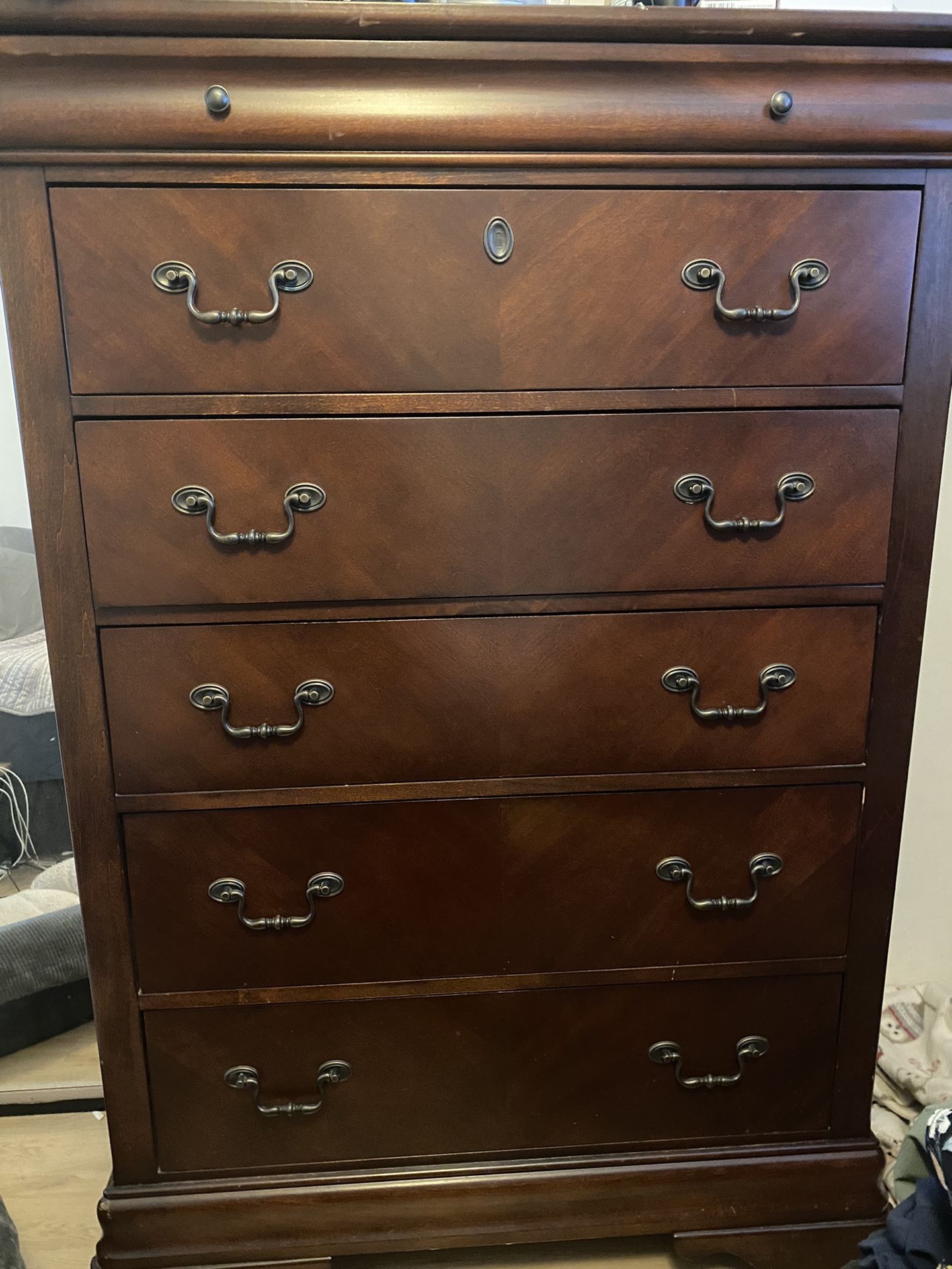 Tall boy Dresser for Sale in Menifee, CA OfferUp