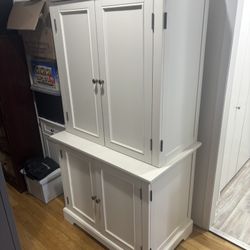 White Computer Desk/Armoire