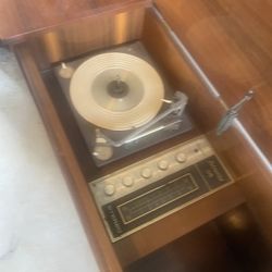 Dominic Vintage Stereo