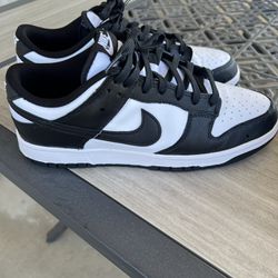 Nike Dunks (panda) Size 10.5