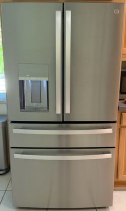 GE Profile Refrigerator, Standard Depth, Model PVD28BYNIFS, French Doors, Water & Ice Maker