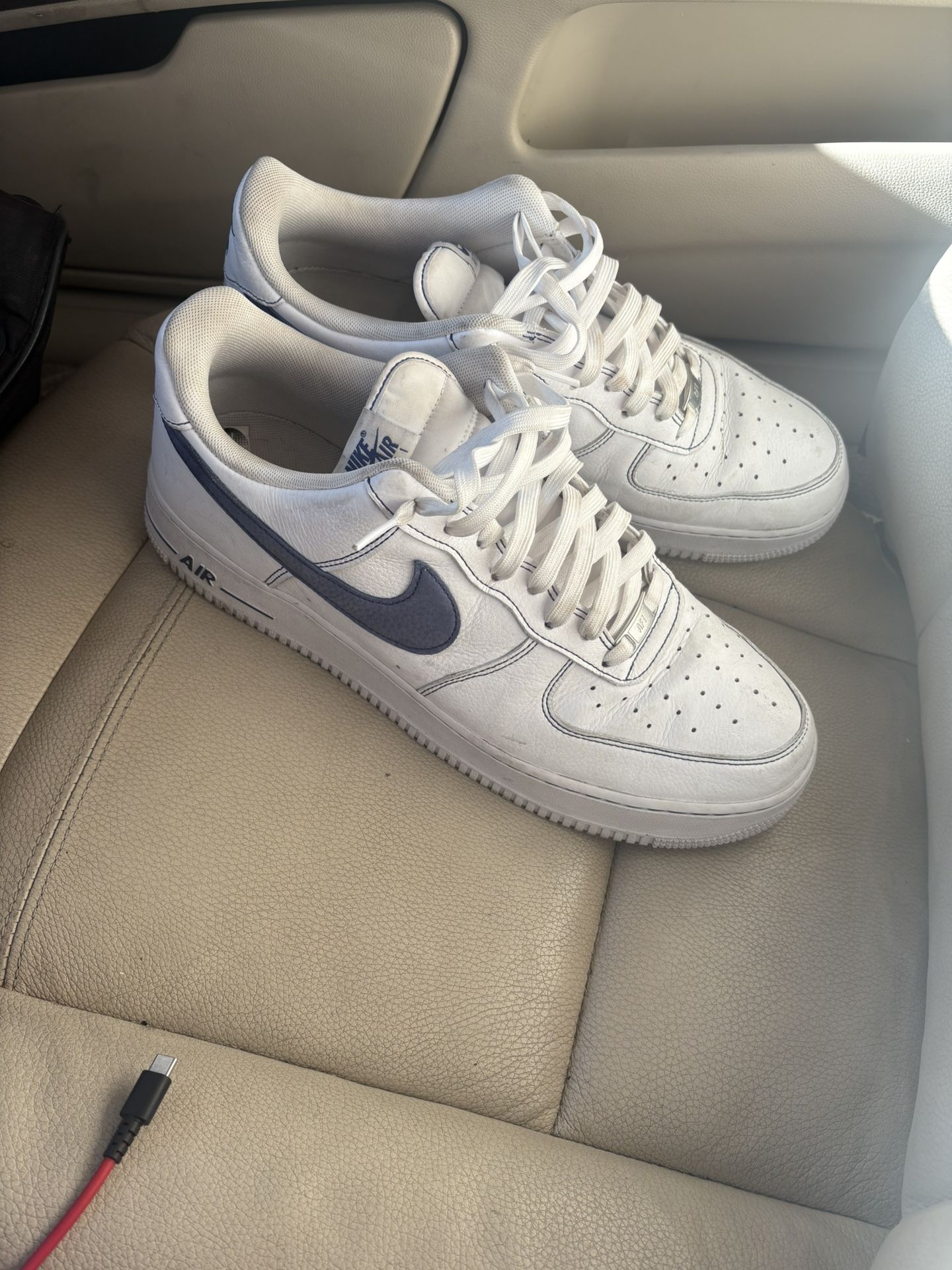 Nike; Air Force 1