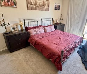 Living Spaces king bed set
