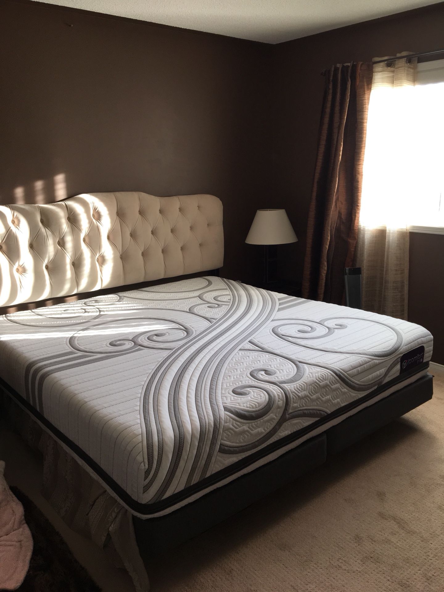 Serta, icomfort King Mattress
