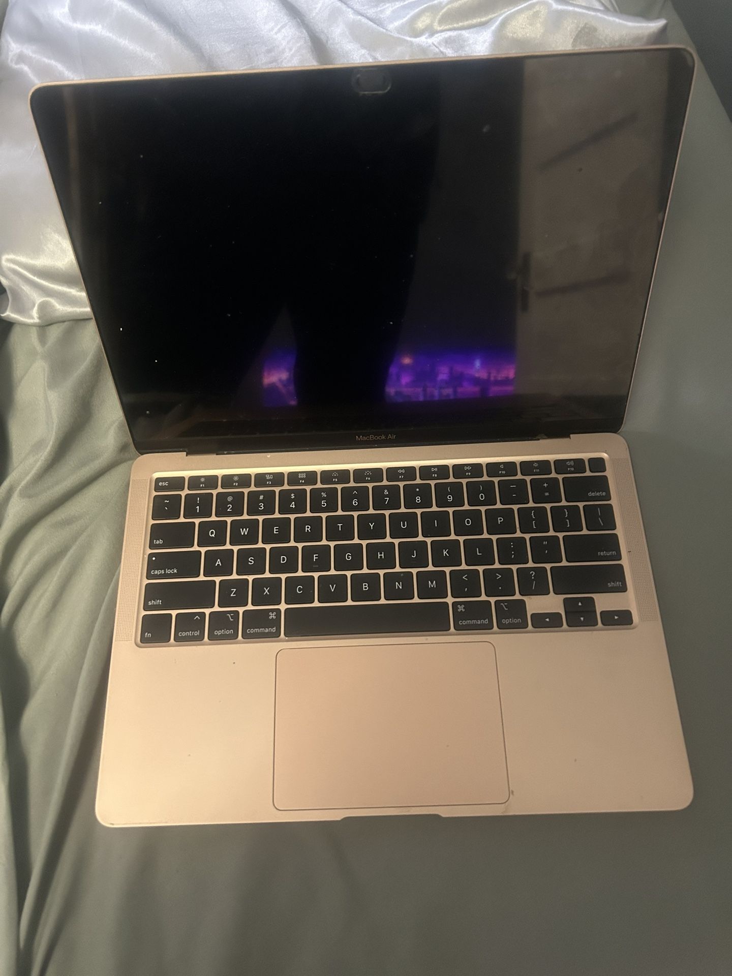 Mac Book Air 2020 Locked