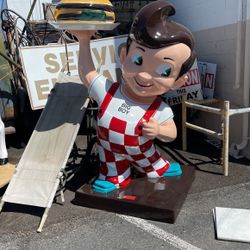 Bob’s big boy statue made of resin and fiberglass