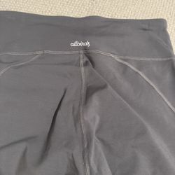 Like New Womens Size Medium Grey Allbirds Leggings  