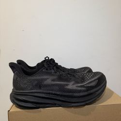 Hoka Clifton 9 - Men’s Size 12D, Black/Black