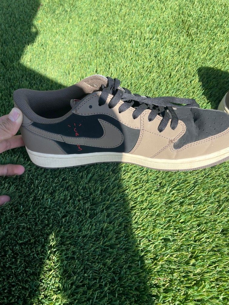 Travis Scott Mocha Jordan Low 1