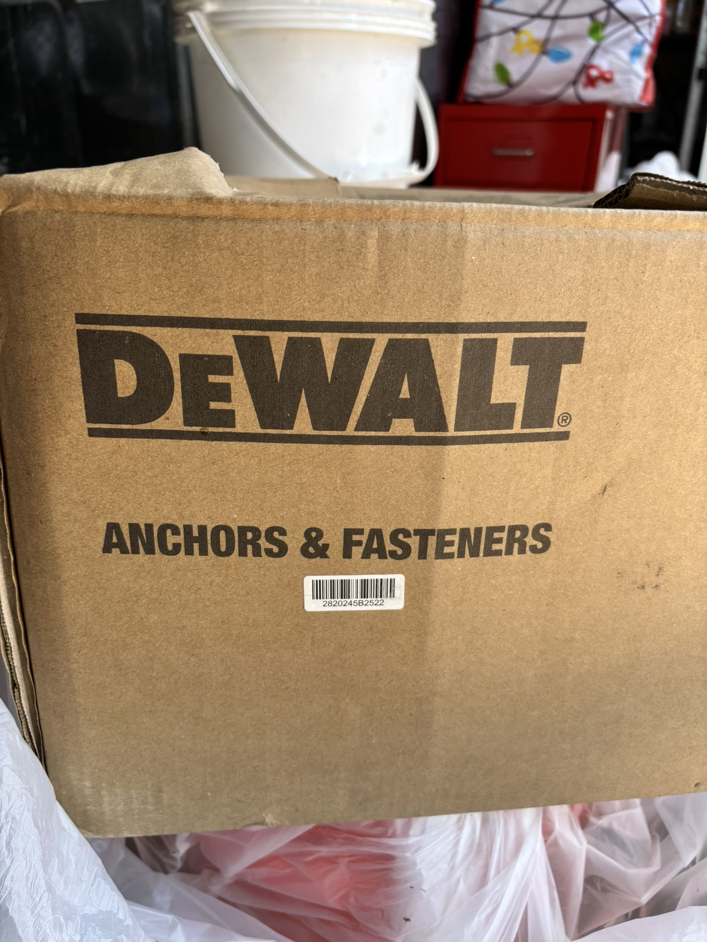 100 Pack Dewalt 3/8"-1/2" Concrete Insert Anchors Cast In  Place
