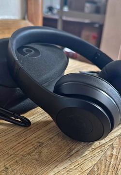 Brand New Beats Solo 3 Wireless Headphones