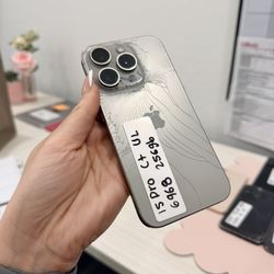 15 Pro Unlocked Crack Back 256Gb