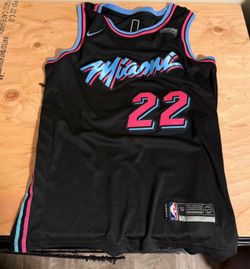 Men’s Miami Heat jersey size large