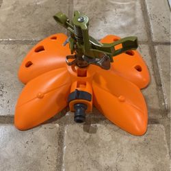 Impulse Sprinkler With Butterfly Base