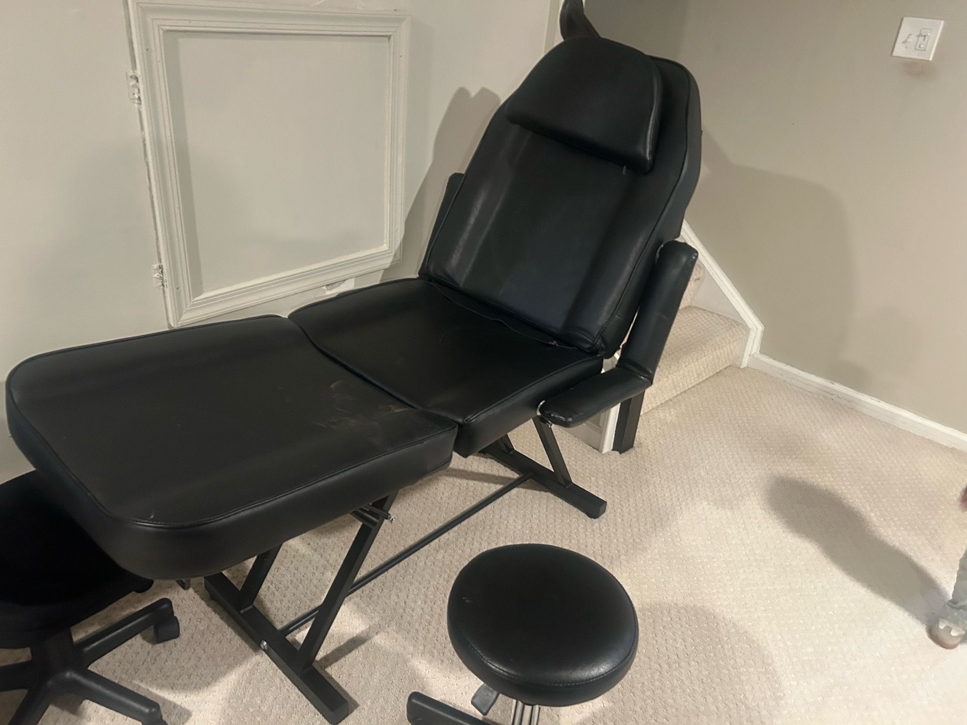Black Facial bed