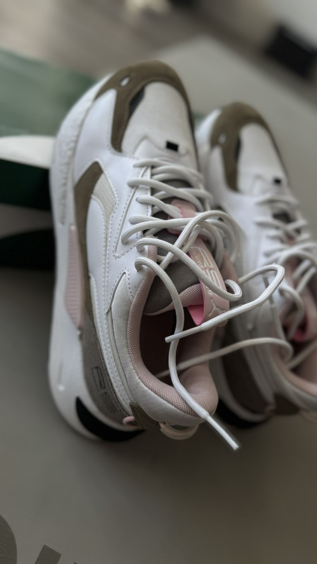 Puma Sneakers