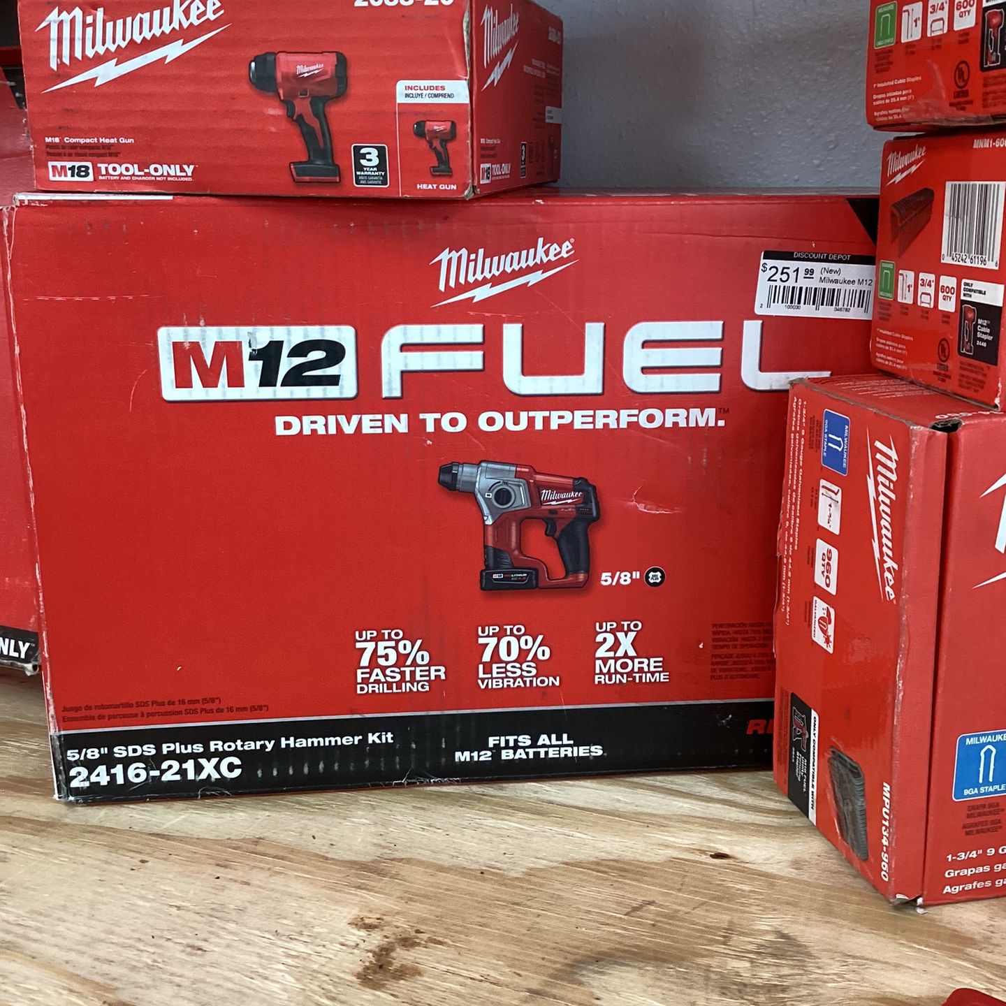 Milwaukee M12 FUEL 12-Volt Lithium-Ion Brushless Cordless 5/8 in. SDS-Plus  Rotary Hammer Kit with One 4.0Ah Battery and Bag for Sale in Phoenix, AZ  OfferUp