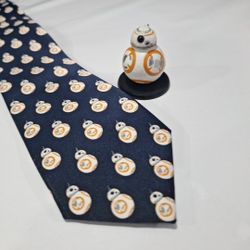 Star Wars BB-8: Neck Tie and Figurine
