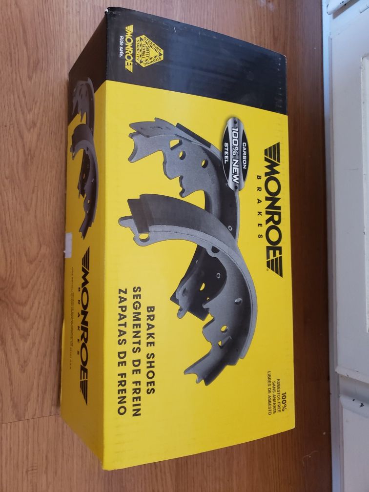 New rear brake shoes for 1996 - 2007 Dodge/Chrysler mini van