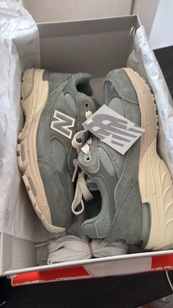 KITH & New Balance 993 Pistachio