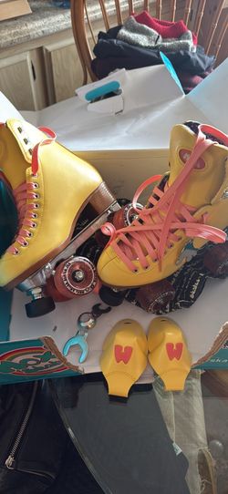 Moxi Roller Skates NEW