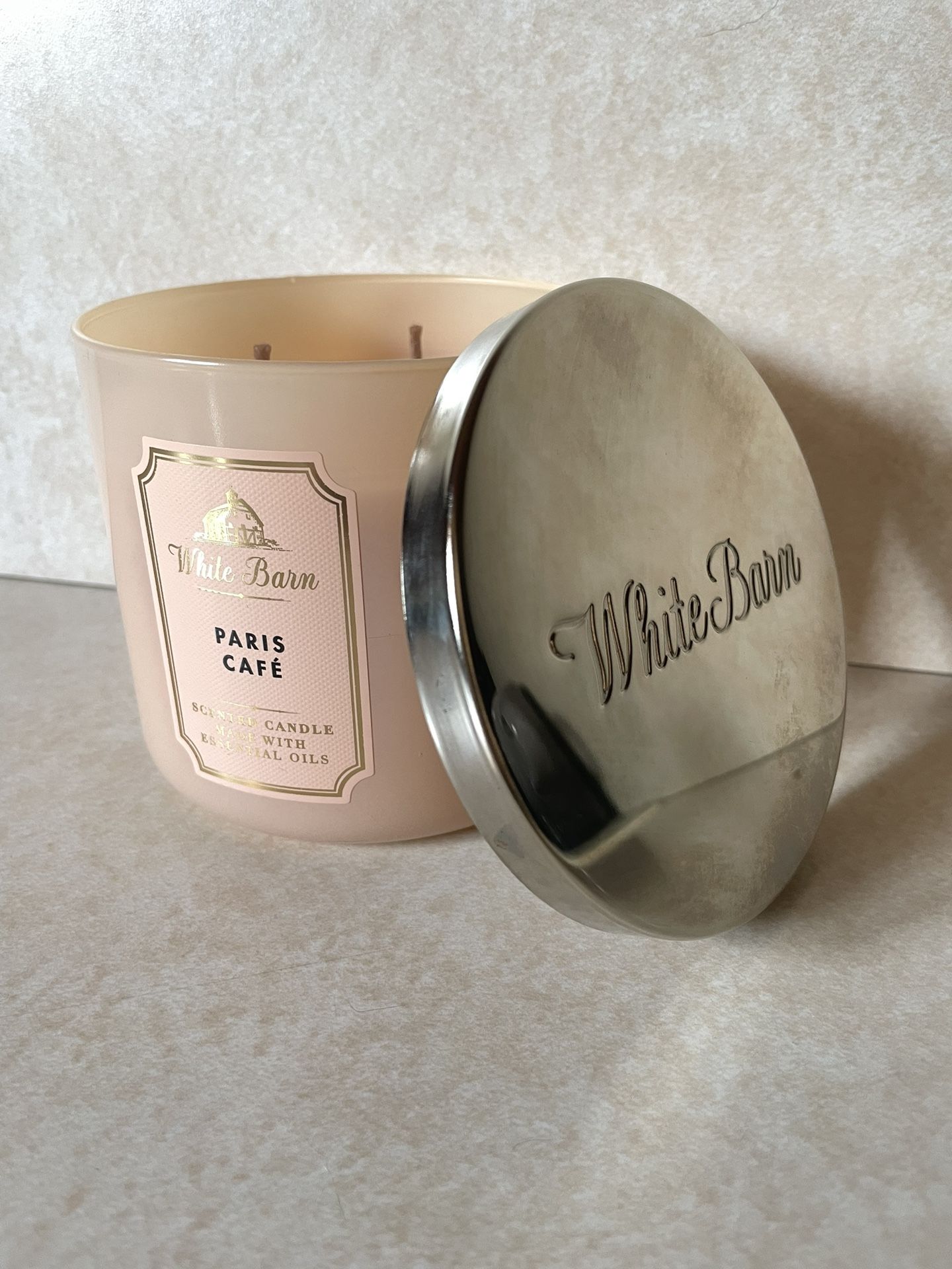 Paris Cafe Vanilla Bean Scented Candle NEW