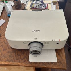 Advanced Professional Projector NEC NP-PA622U 6200 Lumen