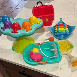 Toddler bath toys