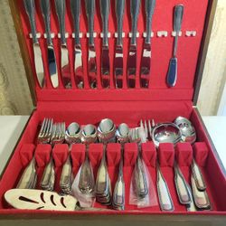 1776 Stainless Flatware Set by Salem Silversmiths 